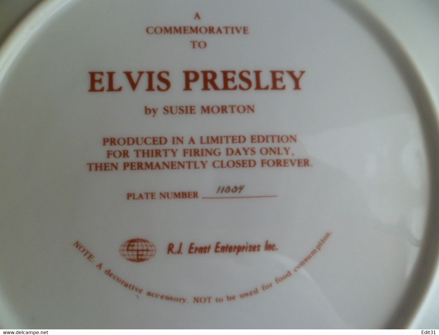 Assiette Comemorative ELVIS PRESLEY Limites Edition Plates N° 11009 Edition Limitée Ernst Entreprises Signé Susie Morton - Andere & Zonder Classificatie