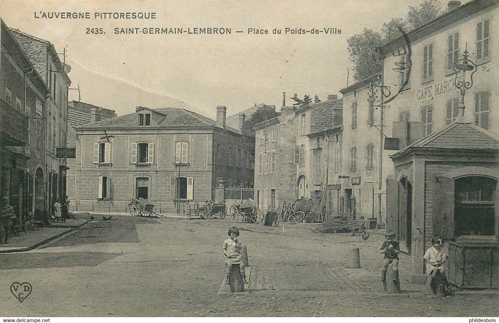 PUY DE DOME  SAINT GERMAIN LEMBRON  Place Du Poids De Ville - Saint Germain Lembron