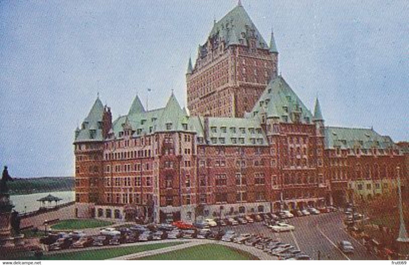 AK 069580 CANADA - Québec - Le Chareau Frontenac - Québec - Château Frontenac