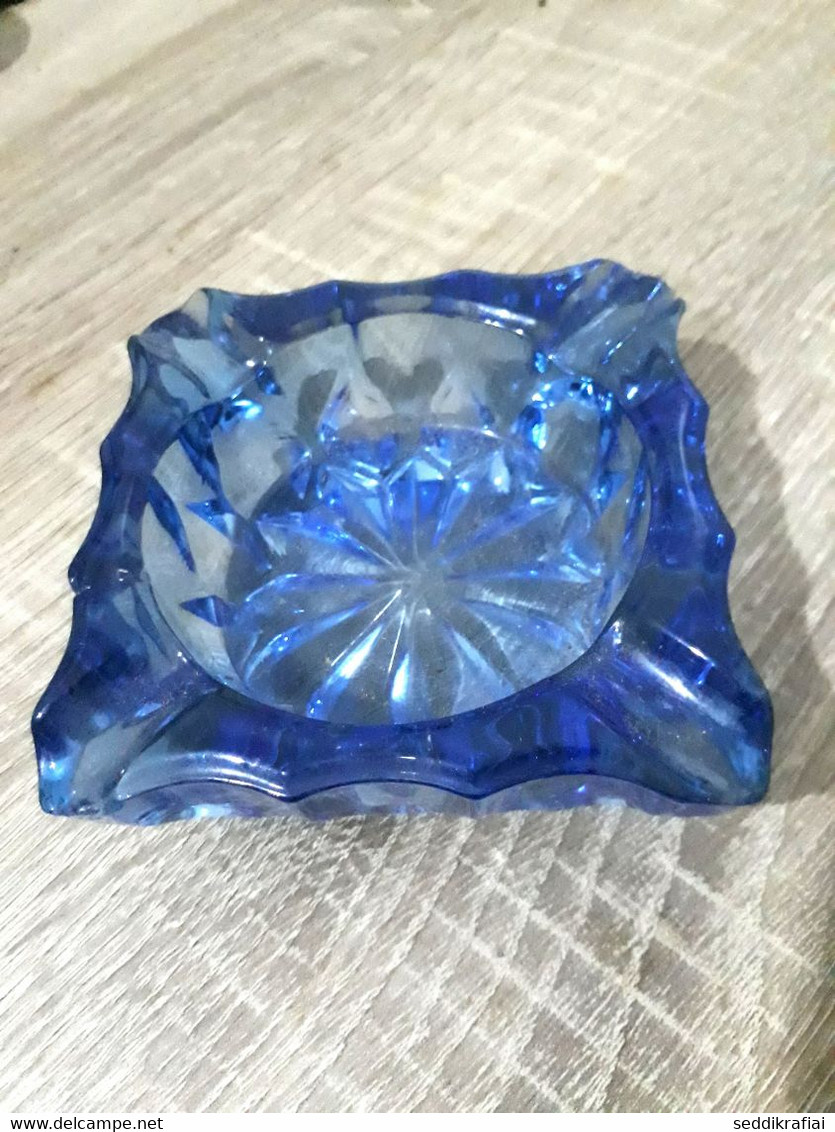 Vintage Elegant Glass Cobalt Blue Cut Crystal Smoker Cigarette Ashtray - Verre