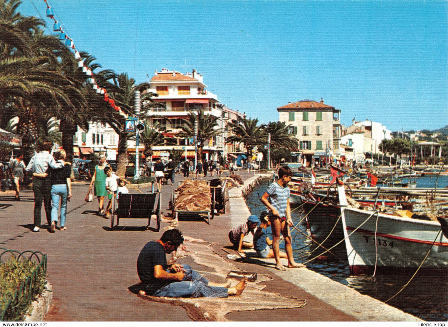 [83]  Sanary-sur-Mer - Promenade Sur Les Quais - Pêcheurs - Pointus  Cpm GF ( ͡♥ ͜ʖ ͡♥) ♥ - Sanary-sur-Mer