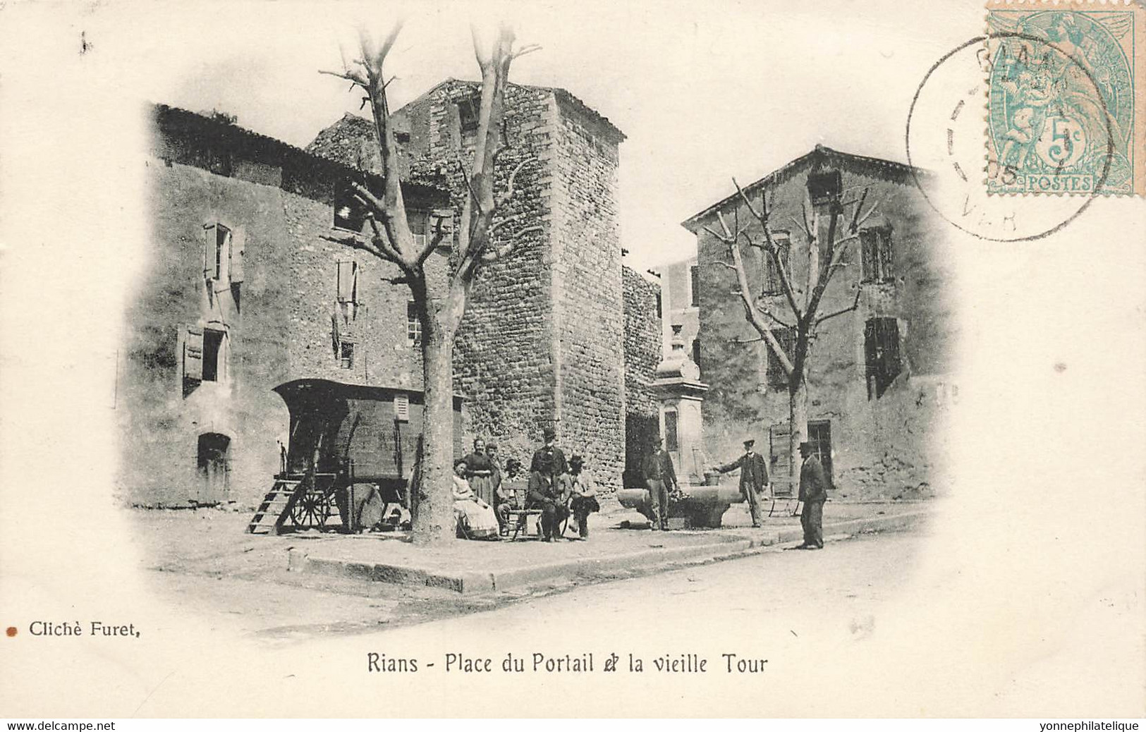 83 - VAR - RIANS - Place Du Portail Et Vieille Tour - Roulotte Près De La Fontaine - Animation - 10068 - Rians