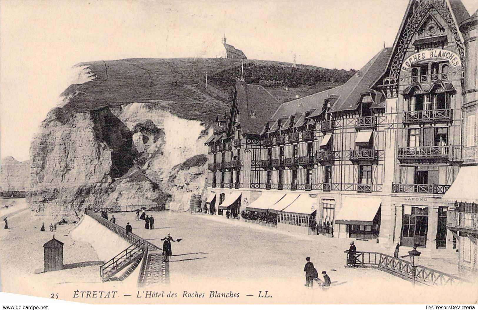 CPA - 76 - Etretat - L'Hôtel Des Roches Blanches - Falaise - Cabines De Plage - 1910 - Hotel's & Restaurants