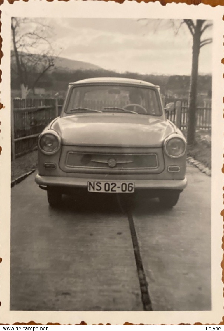 Automobile - Photo Ancienne - Voiture Auto Ancienne De Marque TRABANT 601 - Passenger Cars