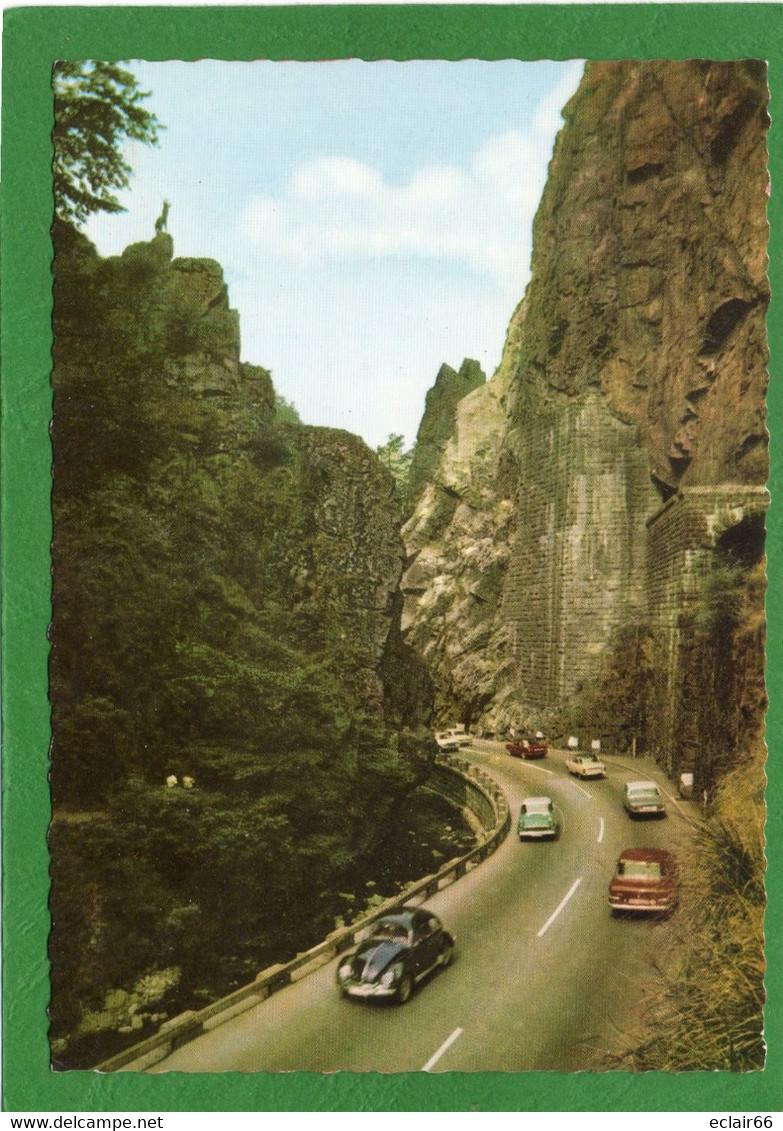 Hirschsprung Im Höllental (Schwarzwald)  CPM Année 1968 Trés Animée Voitures D'époque état Impeccable - Höllental