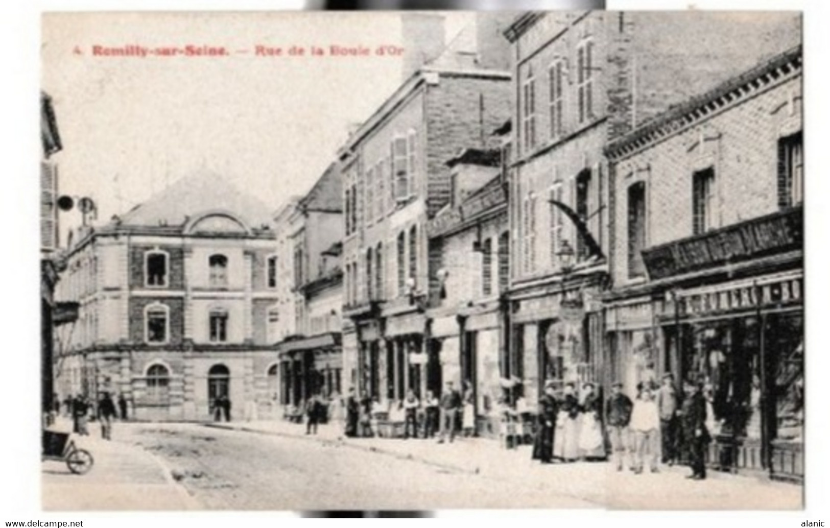 CPA-10 ROMILLY SUR SEINE RUE DE LA BOULE D OR CPA BON ETAT Non Circulée //Très Animée - Romilly-sur-Seine