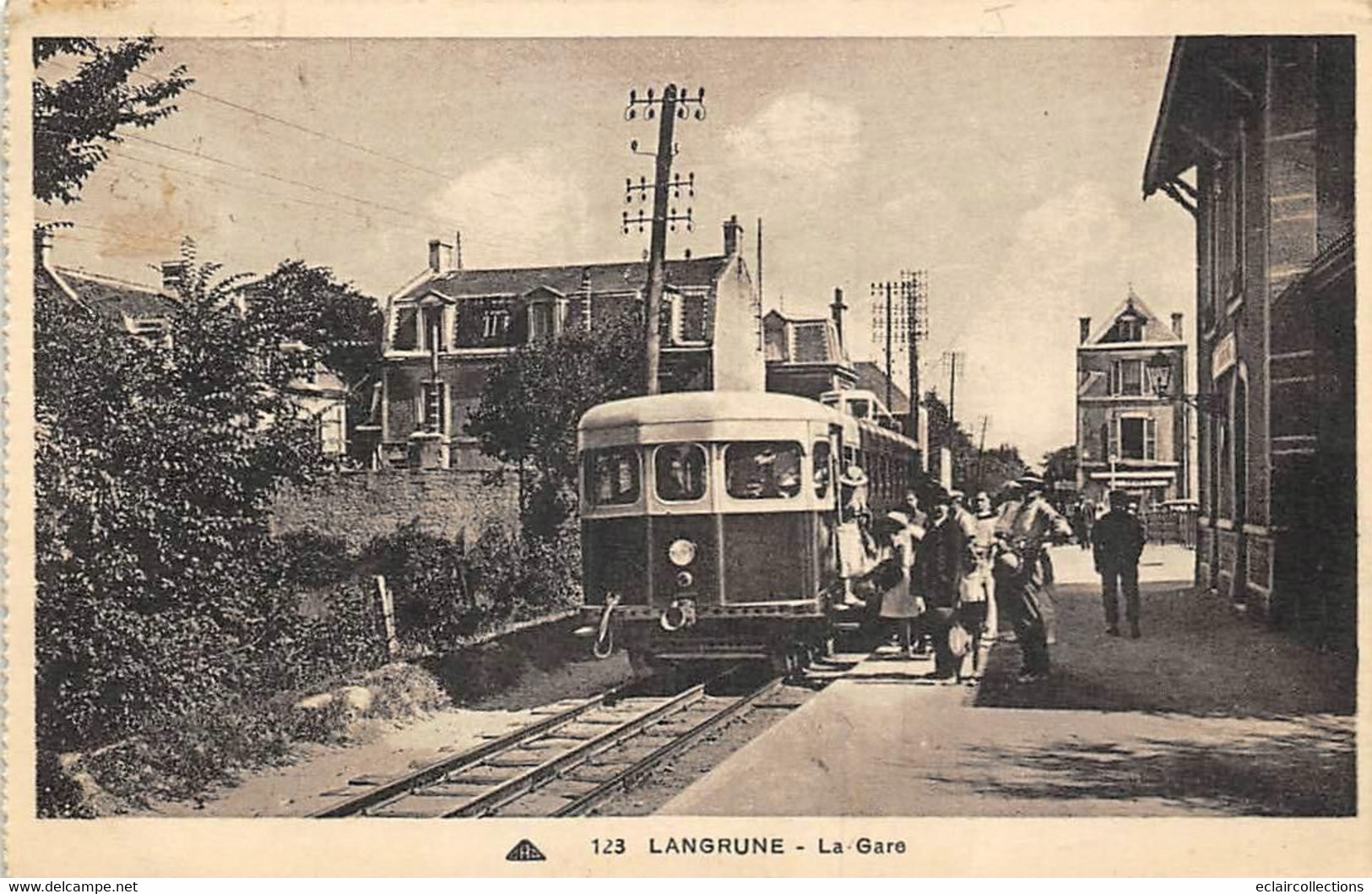 Langrune         14         La  Gare. Autorail    (voir Scan) - Autres & Non Classés