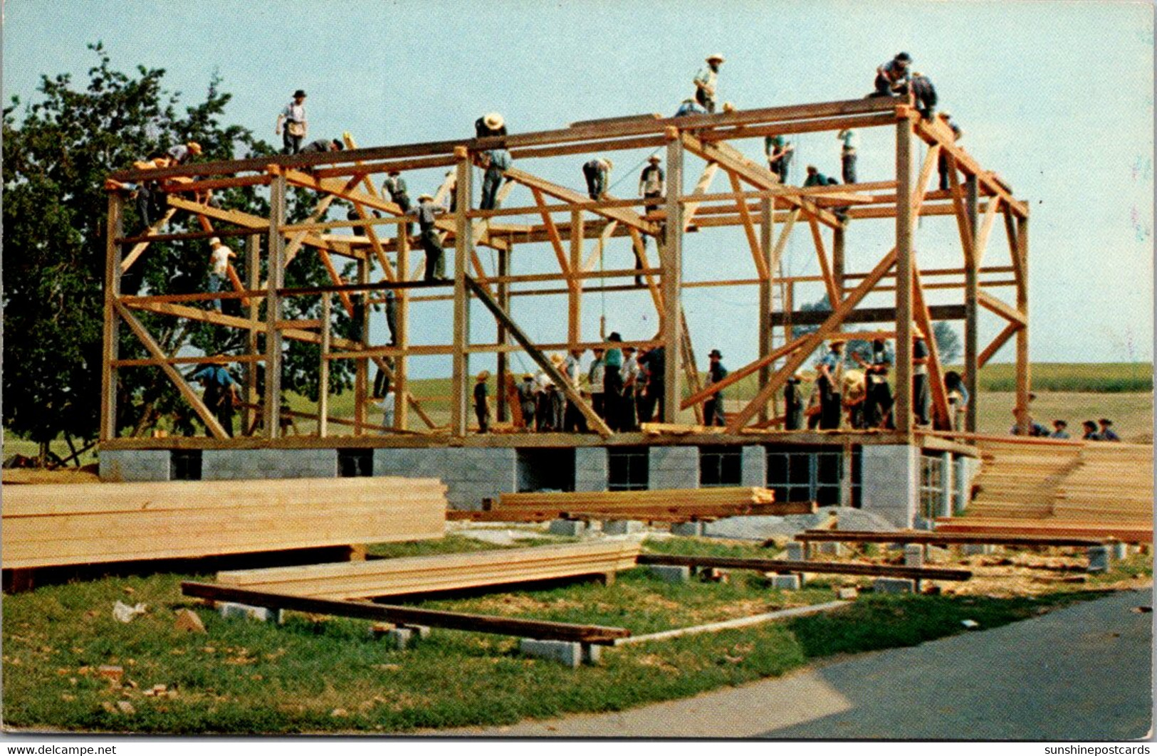 Pennsylvania Dutch Country Greetings View Showing Barn Raising By Amish - Lancaster