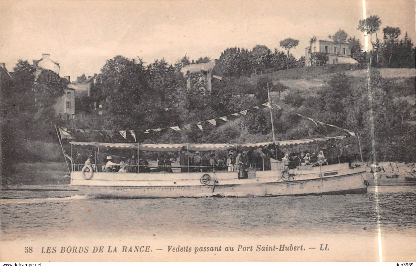 Bateau Vedette Passant Au PORT SAINT-HUBERT (Côtes-du-Nord) Par Plouër-sur-Rance - Les Bords De La Rance - Plouër-sur-Rance