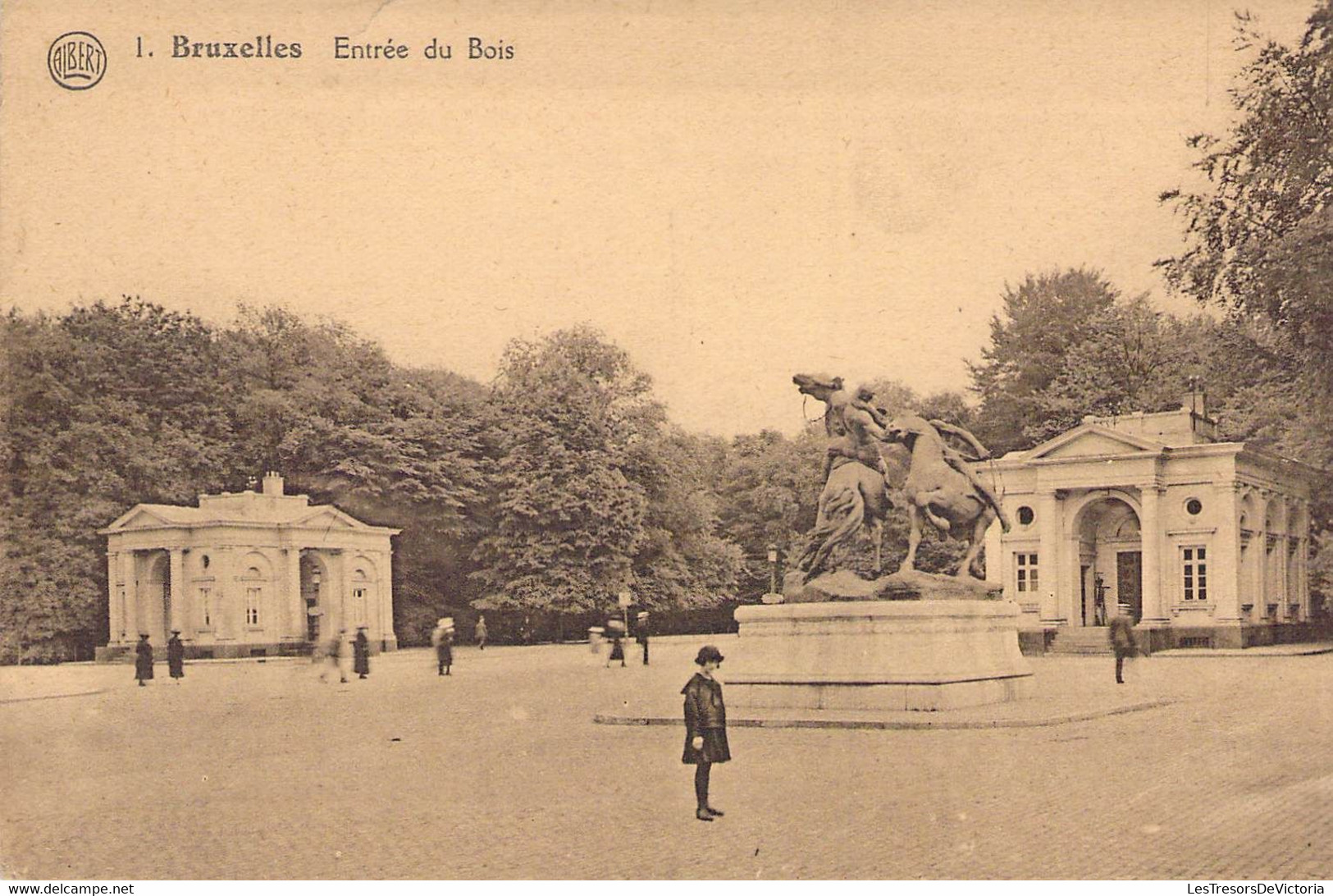 CPA - BELGIQUE - BRUXELLES - ENTREE DU BOIS - Statue - Plätze