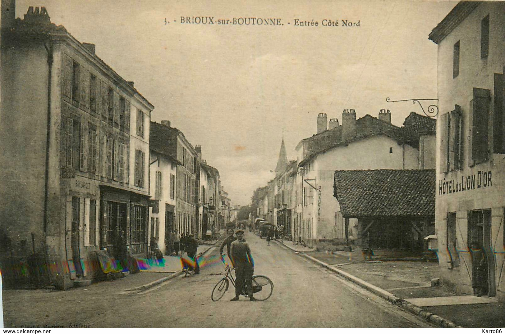 Brioux Sur Boutonne * Rue De L'entrée Du Village , Côté Nord * Hôtel Du Lion D'or - Brioux Sur Boutonne