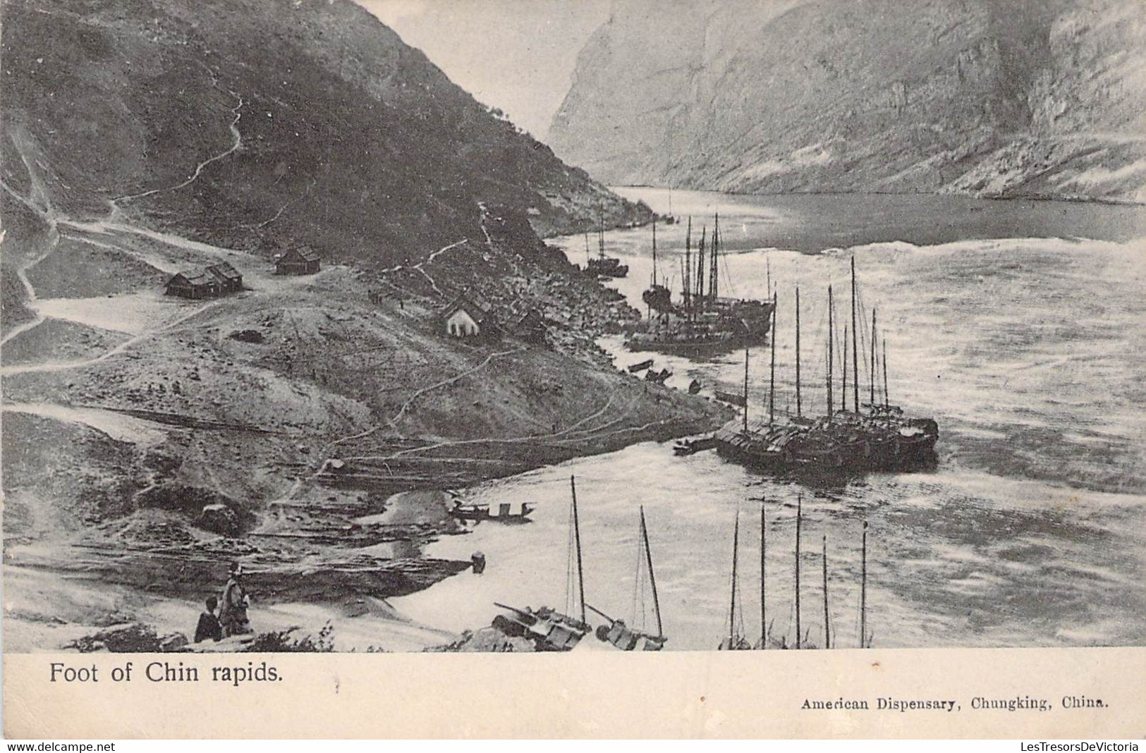 CPA - ASIE - CHINE - FOOT Oh Chin Rapids - American Dispensary - Chungking - Bateau - Boat - China