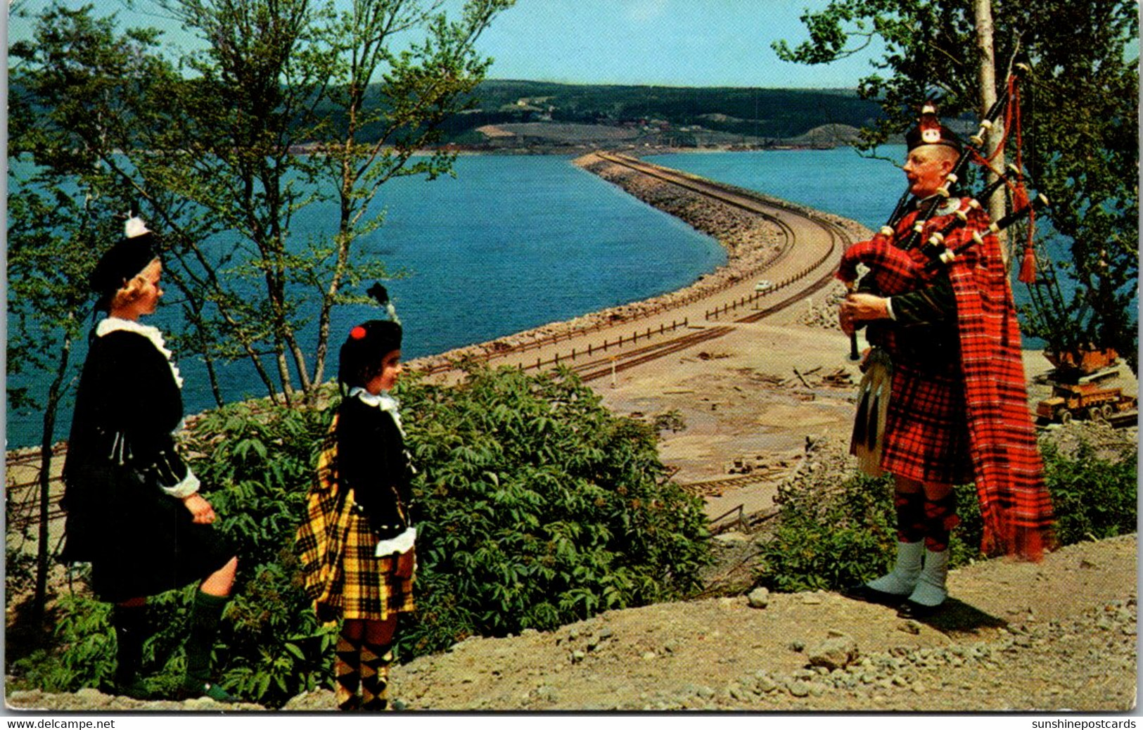 Canada Nova Scotia Cape Breton Scottish Piper At Road To The Isles Causeway 1960 - Cape Breton