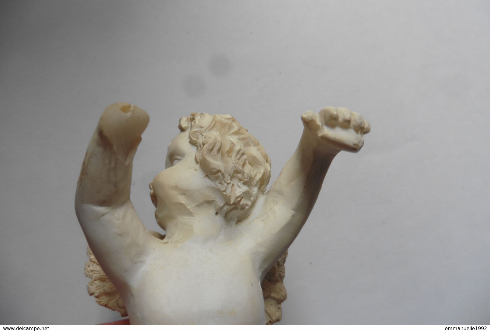 Bibelot figurine Ange blanc ailé sculpté céramique stuc ou résine façon plâtre - objet décoration vitrine