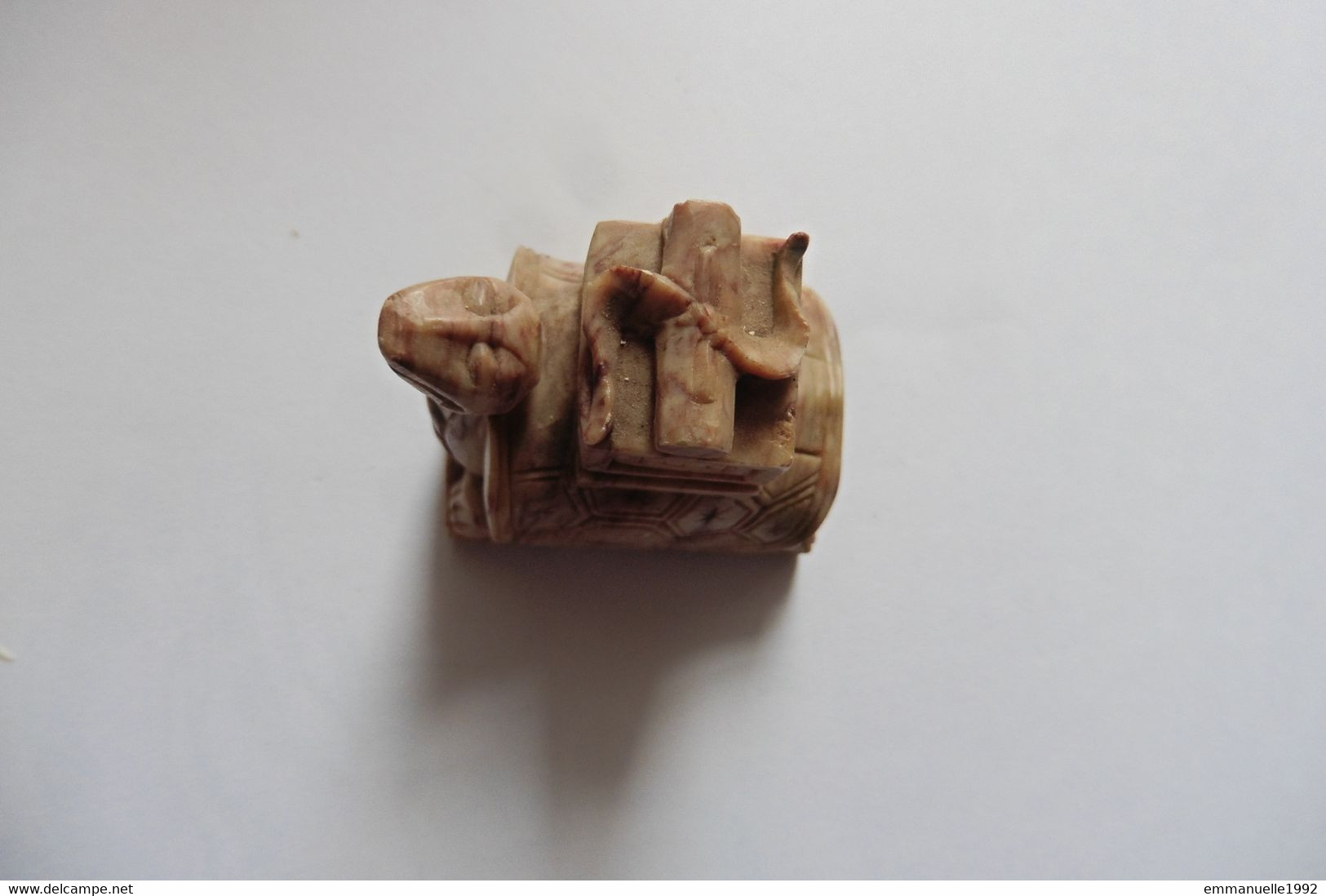 Figurine Tortue Ciselée D'Asie Chine Vietnam En Pierre Dure Ou Marbre Saponite - Tiere