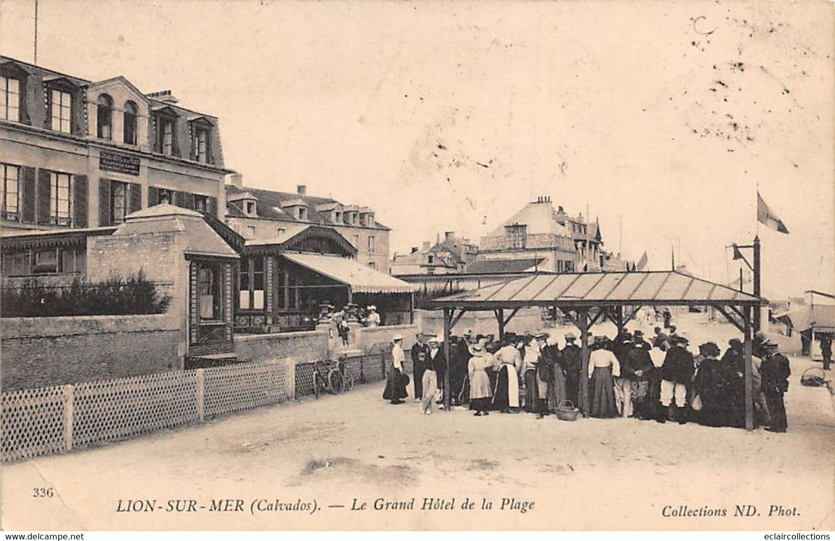 Lion Sur Mer          14          Le Grand Hôtel De La Plage Et Le Pierre à Poisson    (voir Scan) - Andere & Zonder Classificatie