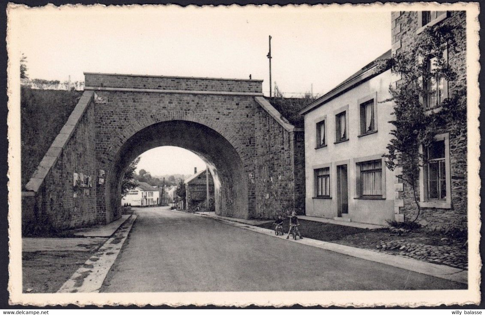 +++ CPA - GRUPONT - Route De Saint Hubert // - Tellin