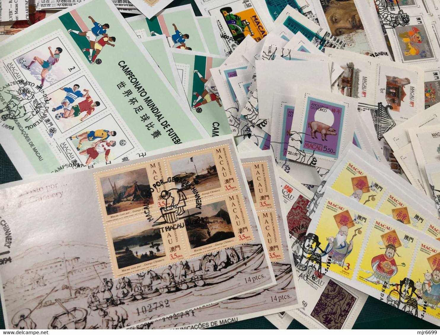 MACAU LOT OF MORE THAN 50 SETS ON PAPER, AROUND 100 GRAMS, DUPLICATIONS, PLEASE SEE THE PHOTOS, #D - Collezioni & Lotti