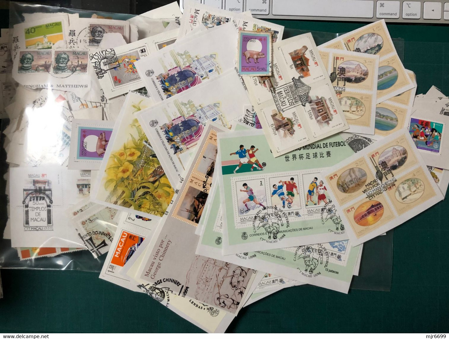 MACAU LOT OF MORE THAN 100 SETS OR SINGLES ON PAPER, AROUND 250 GRAMS, DUPLICATIONS, PLEASE SEE THE PHOTOS, #C