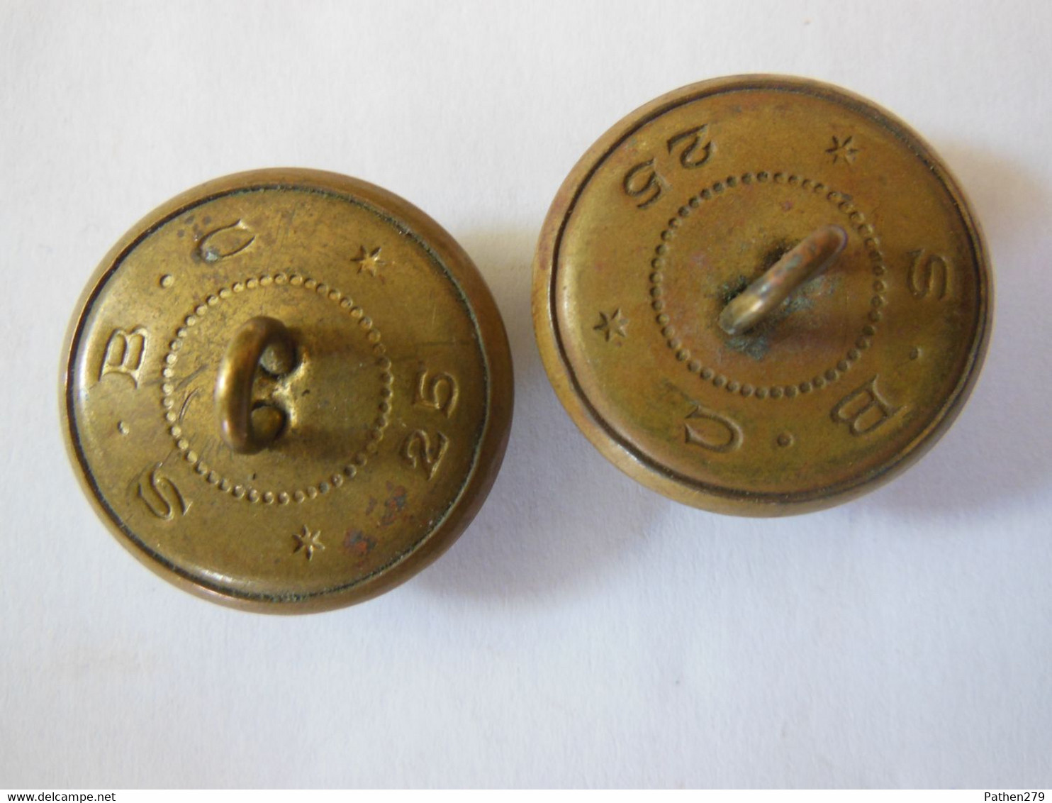 Lot De 2 Boutons Militaires Dorés Cuivre 25mm S.B.C. - Boutons