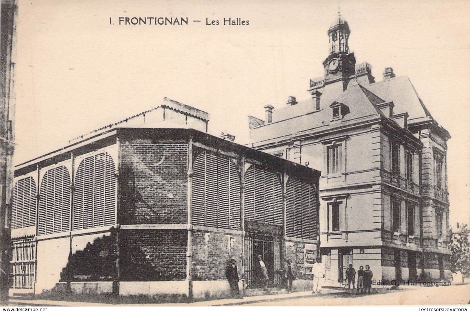 CPA - 34 - FRONTIGNAN - Les Halles - Diverses Personnes Accoudées à La Façade - Horloge - Frontignan