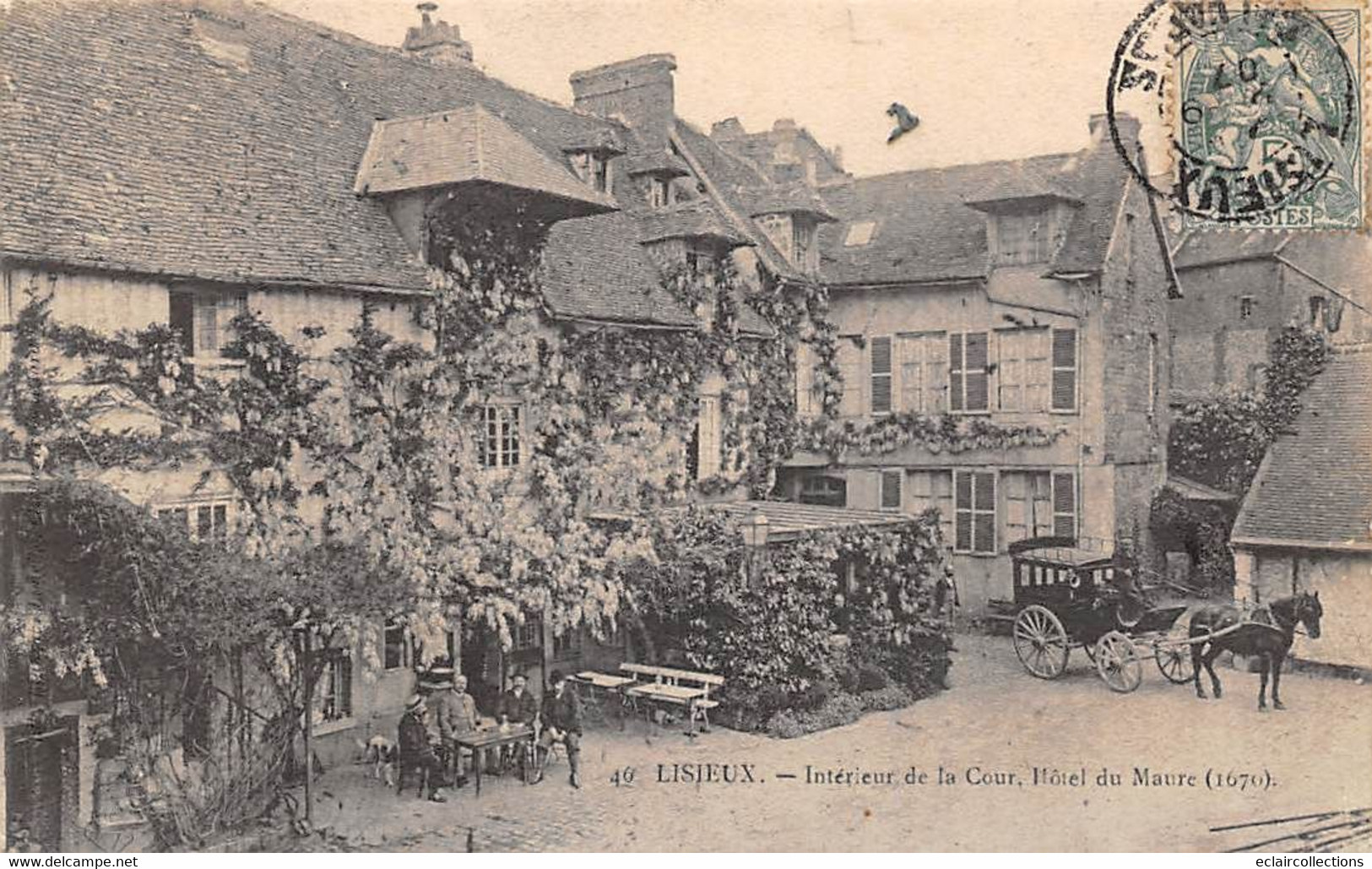 Lisieux            14        Intérieur De La Cour De L'Hôtel Du Maure          (voir Scan) - Lisieux