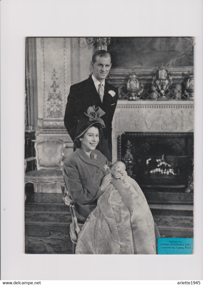 A ROYAL FAMILY ALBUM FROM THE DAY OF QUEEN VICTORIA TO H. R . H . PRINCE CHARLES OF EDINBURGH 1948 - Altri & Non Classificati
