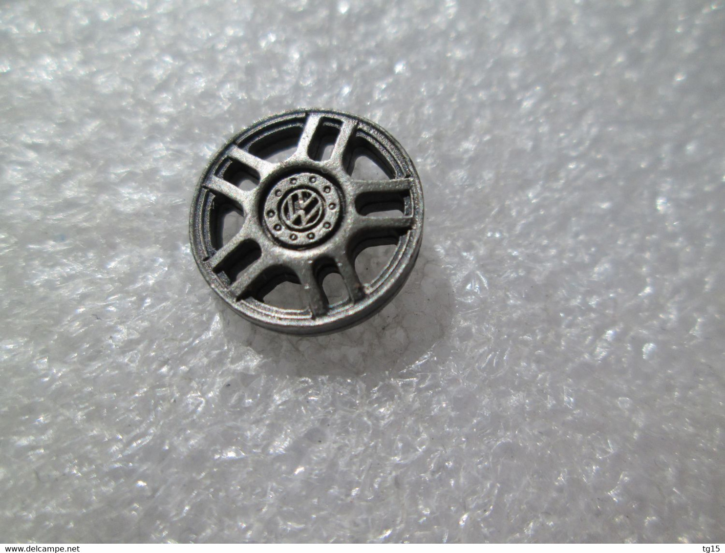 PIN'S  VOLKSWAGEN  JANTE ALLIAGE - Volkswagen