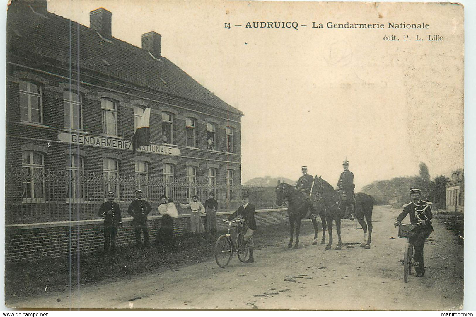 DEP 62 AUDUICQ GENDARMERIE  A PIED A CHEVAL ET EN VELO - Audruicq