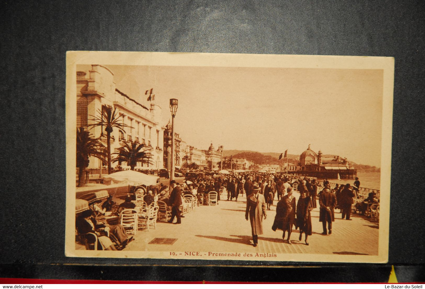 CP,  06,  NICE PROMENADE DES ANGLAIS, N°19 - Life In The Old Town (Vieux Nice)