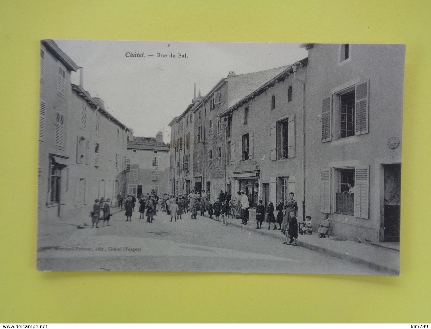 88 - Vosges - Chatel Sur Mosele - Rue Du Bal  - Animée - - Chatel Sur Moselle