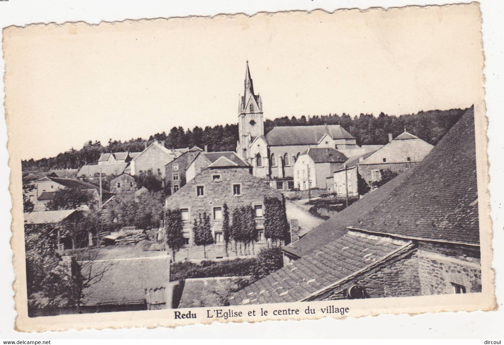 50315   Redu  L'église  Et  Le Centre  Du  Village - Libin