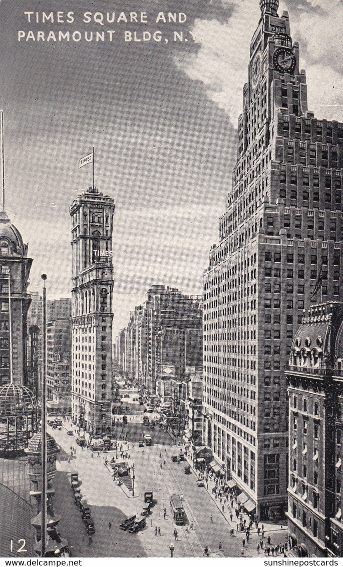 New York City Times Square And Paramount Building - Time Square