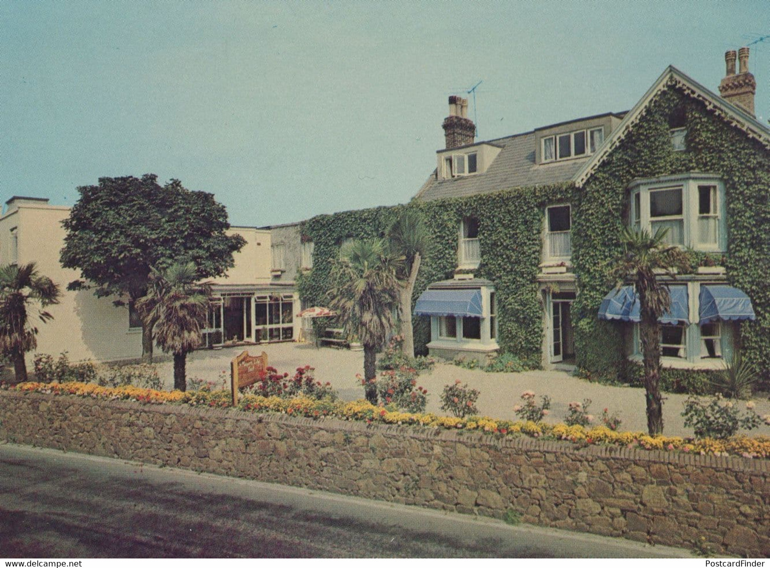 Reception At St Margarets Lodge Hotel St Martins Guernsey Postcard - Andere & Zonder Classificatie