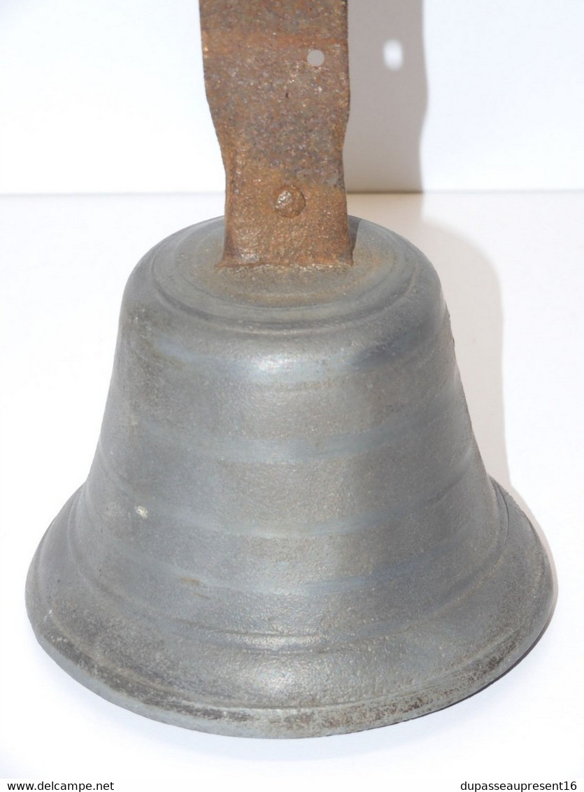 * ANCIENNE CLOCHE De PORTE D'ENTREE En AIRAIN COLLECTION DECO VITRINE BELL  E - Campanas