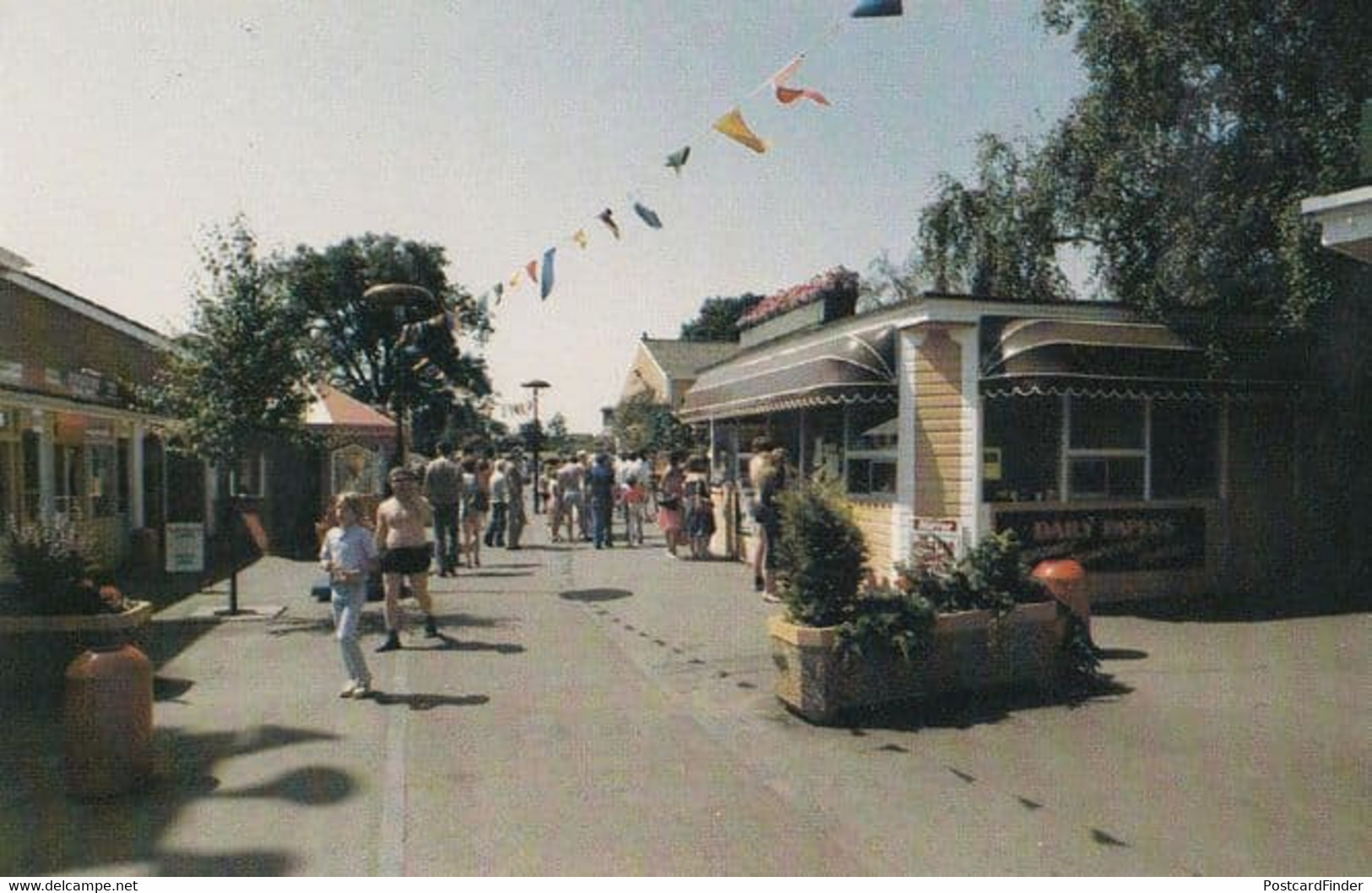 Newsagent Kiosk Wicksteed Park Northampton 1970s Postcard - Northamptonshire