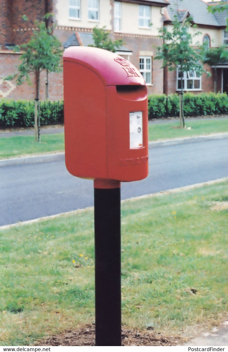 Towcester Northampton Type N 1999 Post Pillar Letter Box Postcard - Northamptonshire