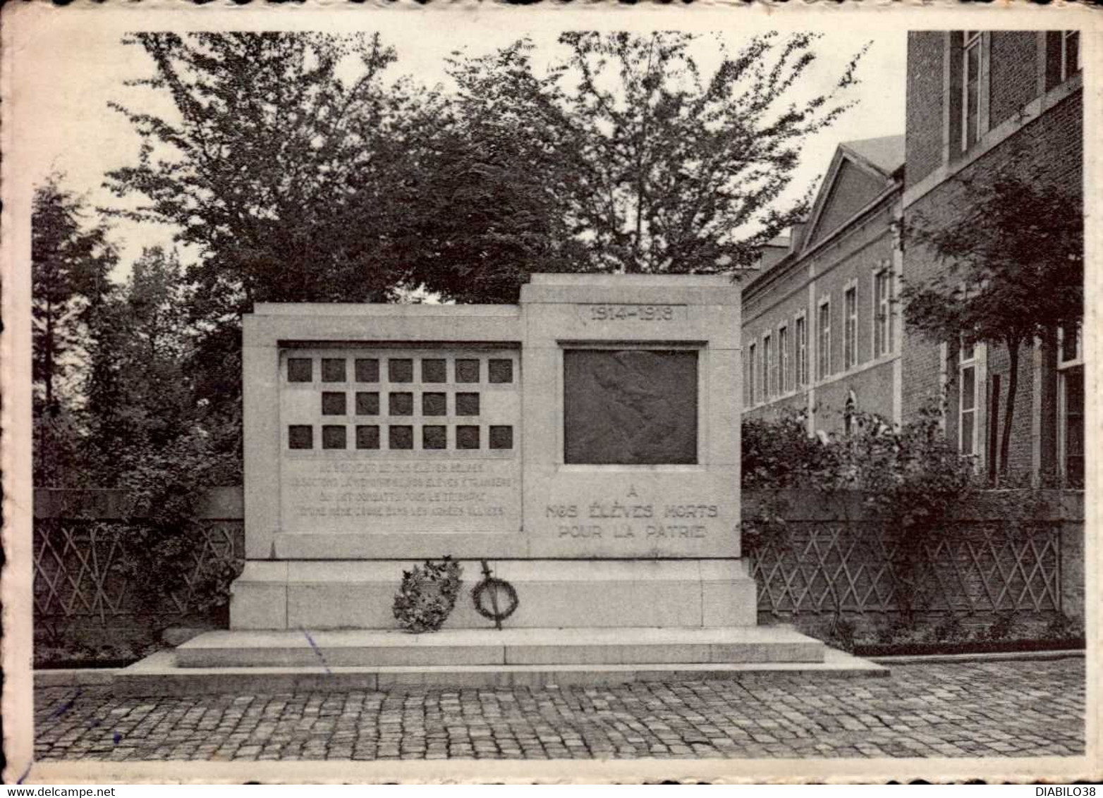 GEMBLOUX  ( BELGIQUE ) MONUMENT AUX ANCIENS ETUDIANTS DE L ' INSTITUT AGRONOMIQUE MORTS POUR LA PATRIE - Gembloux