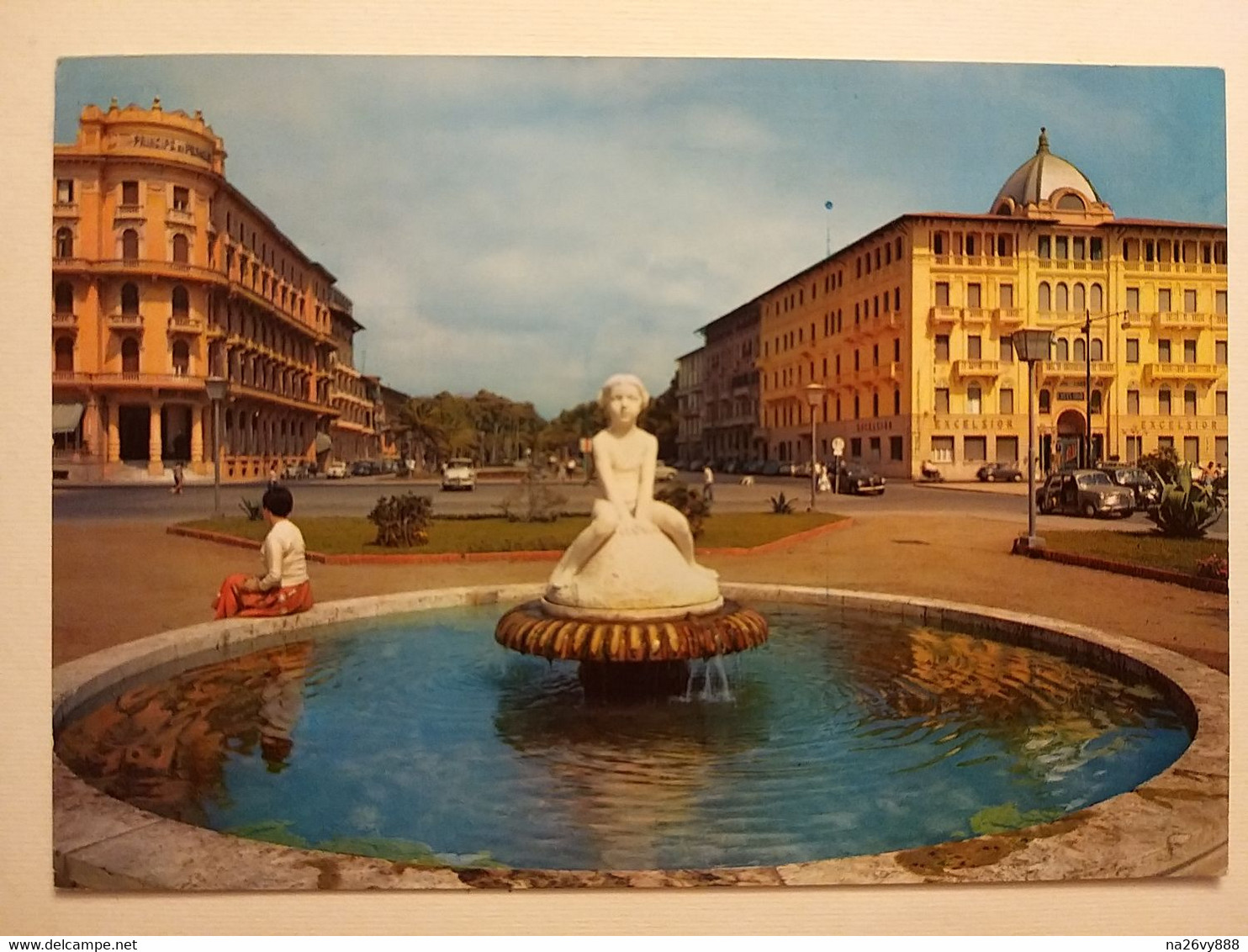 Viareggio (Lucca). Piazza G. Puccini - Auto, Car, Voitures. - Viareggio