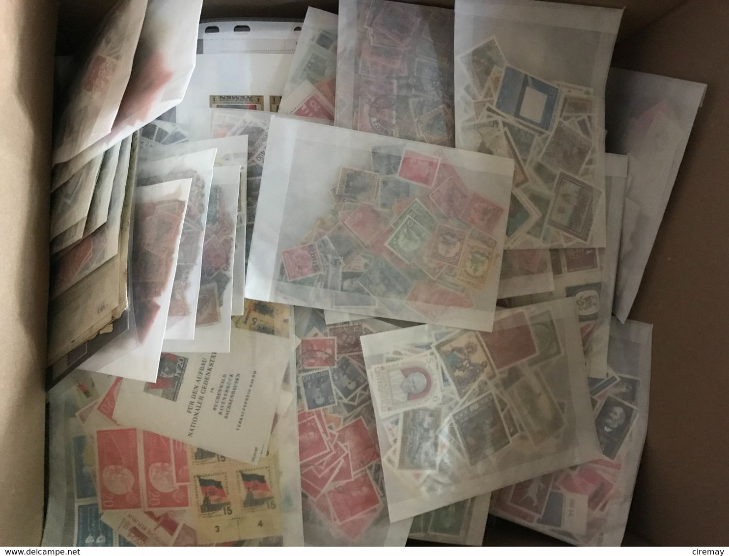 Ciremay Box 12.8 Kg - Lots & Kiloware (mixtures) - Min. 1000 Stamps