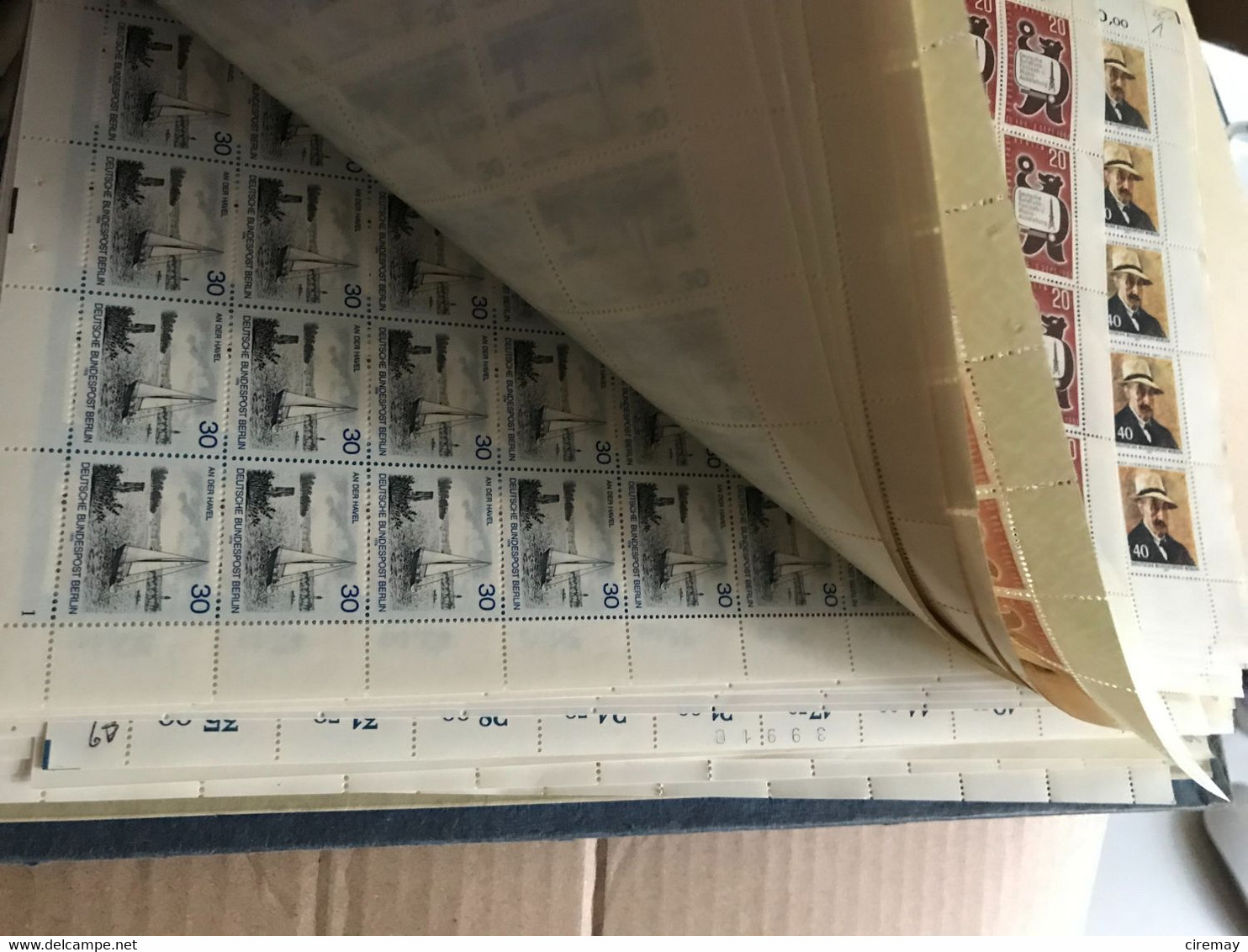Ciremay Box 12.8 Kg - Lots & Kiloware (mixtures) - Min. 1000 Stamps