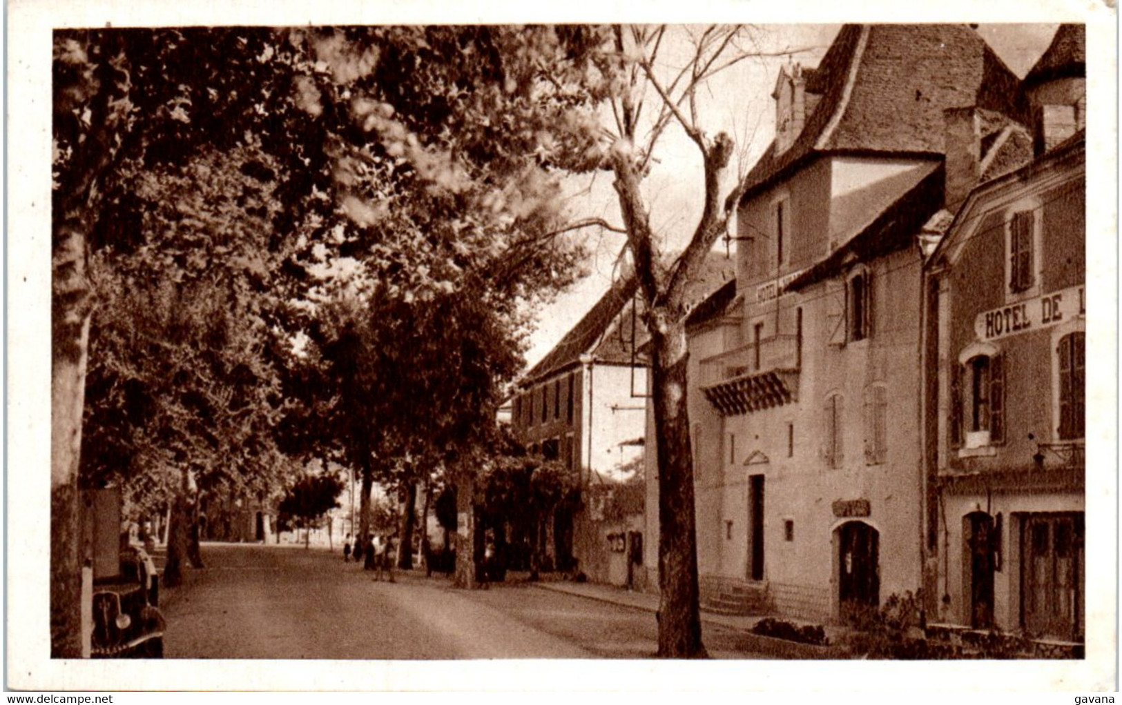 46 BRETENOUX - Rue Principale - Bretenoux