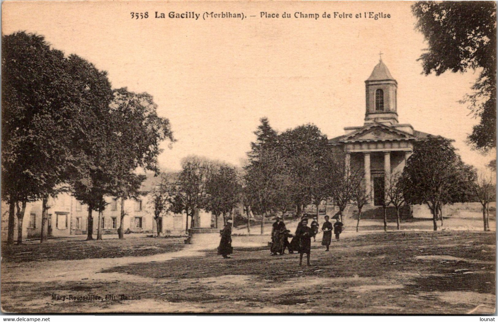 56 La Gacilly - Place Du Champ De Foire Et L'église - La Gacilly