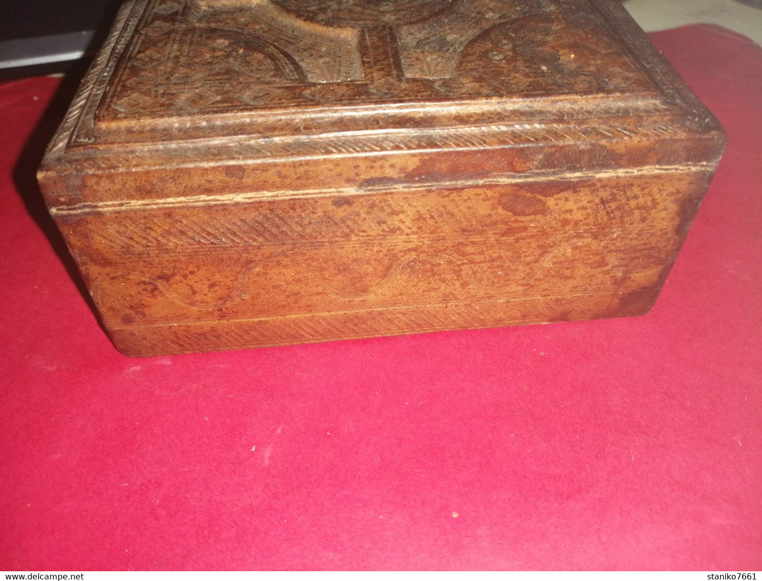 ANCIENNE JOLIE BOITE EN BOIS RECOUVERTE DE CUIR BEAUX MOTIFS Non Nettoyé - Cajas/Cofres