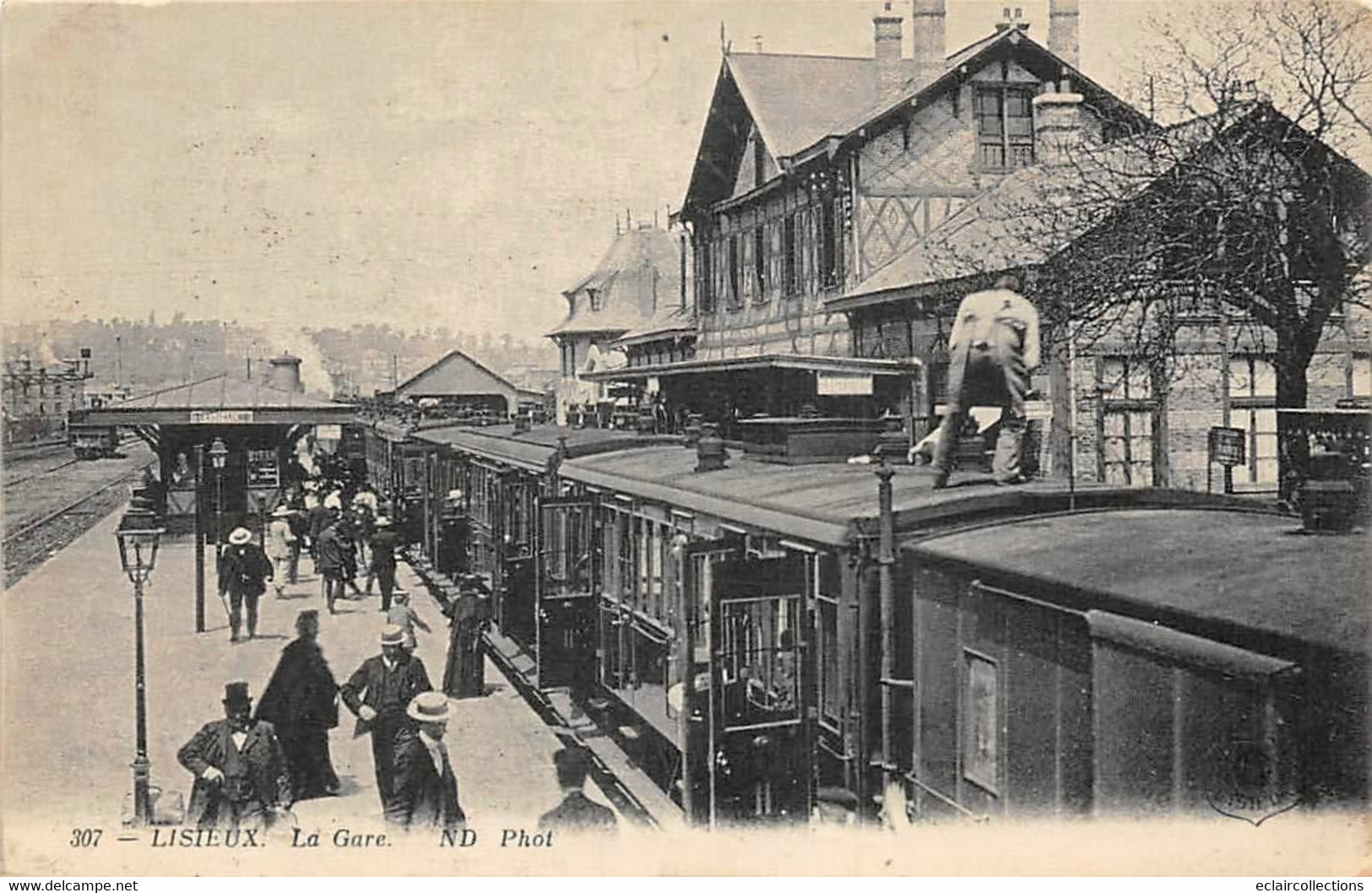 Lisieux          14           Intérieur De La Gare. Train   N° ND 307          (voir Scan) - Lisieux