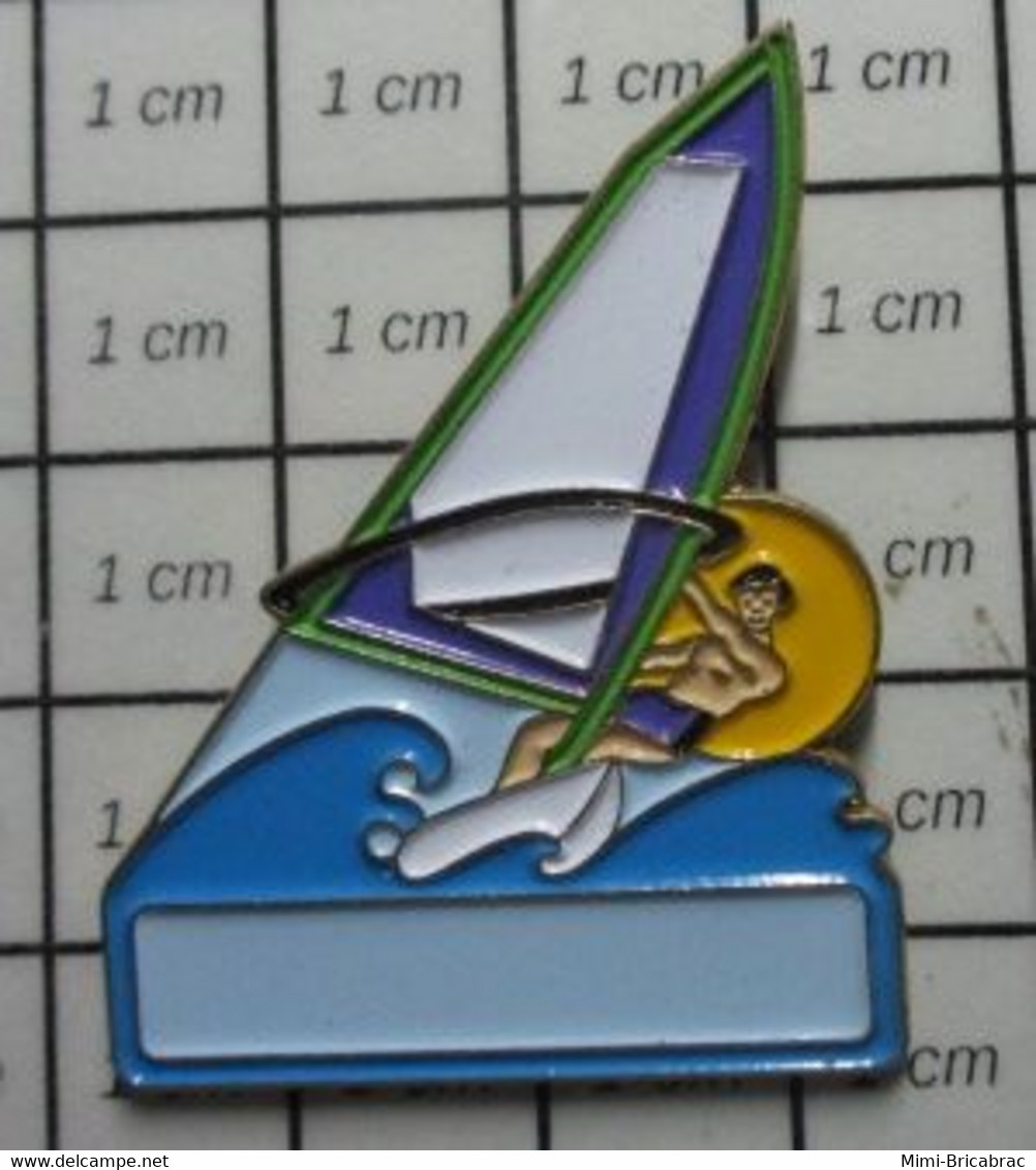 412F Pin's Pins / Beau Et Rare / THEME : SPORTS / VOILE PLANCHE A VOILE Grand Pin's - Segeln