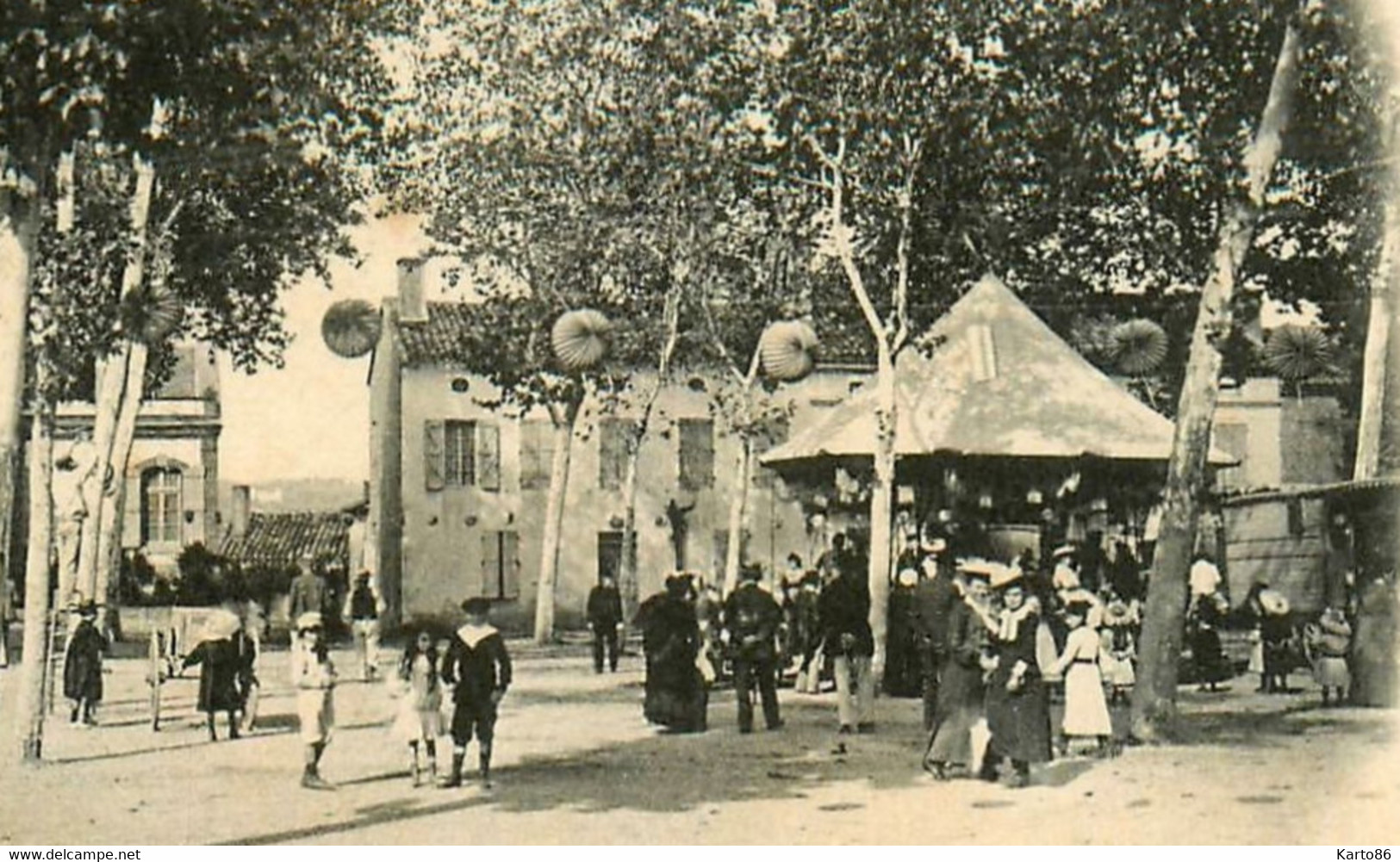 St Paul Cap De Joux * Manège Carousel * Place Et Hôtel De Ville * Villageois - Saint Paul Cap De Joux