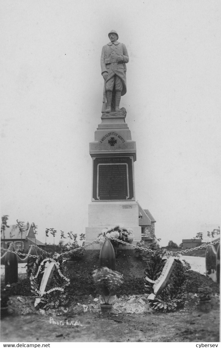 MAUREPAS - Monument Aux Morts - Les Anciens Combattants De Maurepas à Leurs Camarades - Carte-Photo - Maurepas