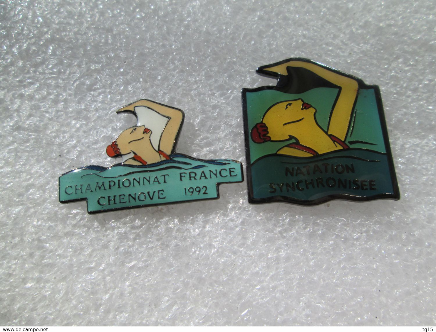 PIN'S        LOT 2  NATATION SYNCHRONISÉE  CHAMPIONNAT DE FRANCE 92  CHENOVE - Natation