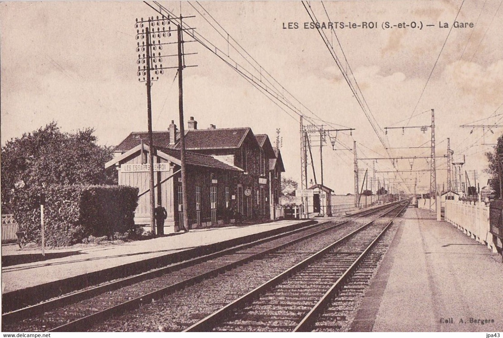 LES ESSARTS LE ROI La Gare - Les Essarts Le Roi